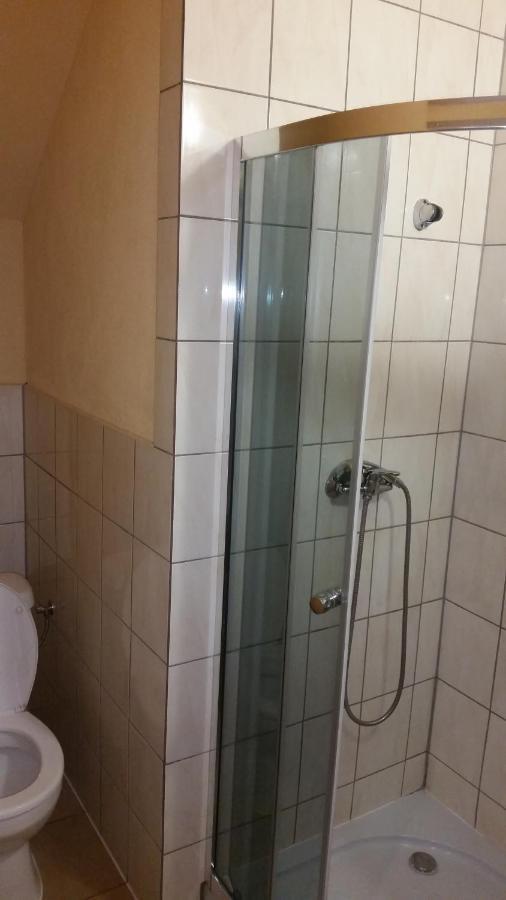 Pokoje Goscinne "U Karola" Pracownicze Ścinawa Buitenkant foto