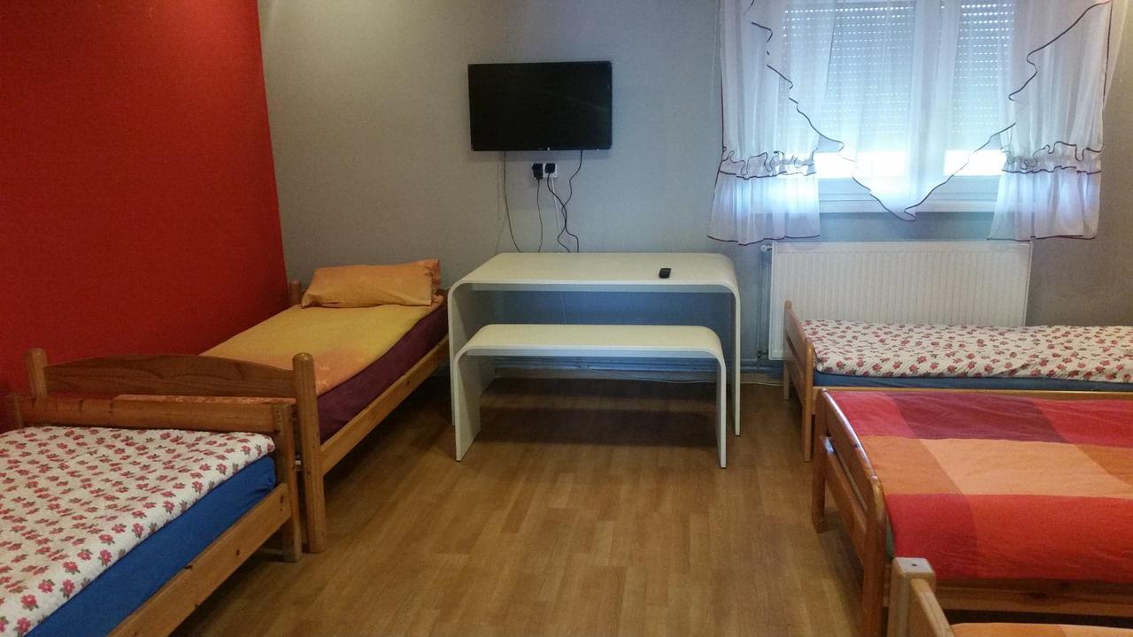 Pokoje Goscinne "U Karola" Pracownicze Ścinawa Buitenkant foto